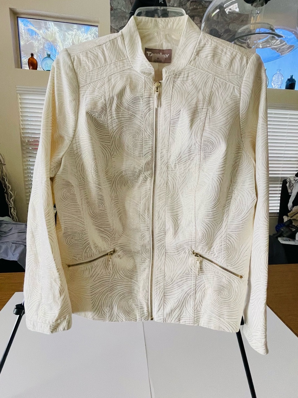 Tanjay Cream with gold sparkle design. Zip-Front Women's Jacket